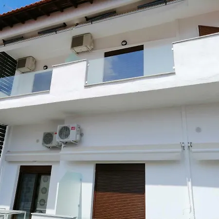 Valachis Neos Marmaras