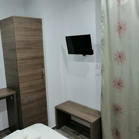 Valachis Neos Marmaras