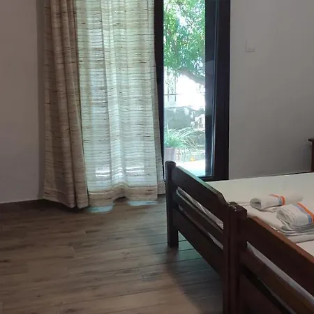 Valachis Apartment *