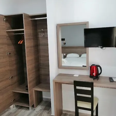 Valachis * Neos Marmaras