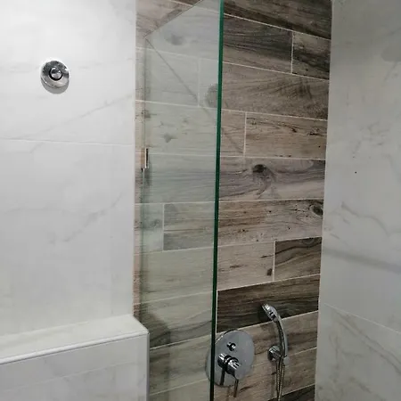 Valachis Apartament *