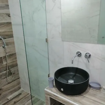 Valachis Neos Marmaras