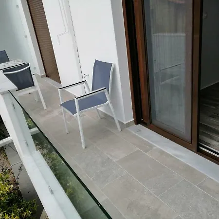 Apartament Valachis *