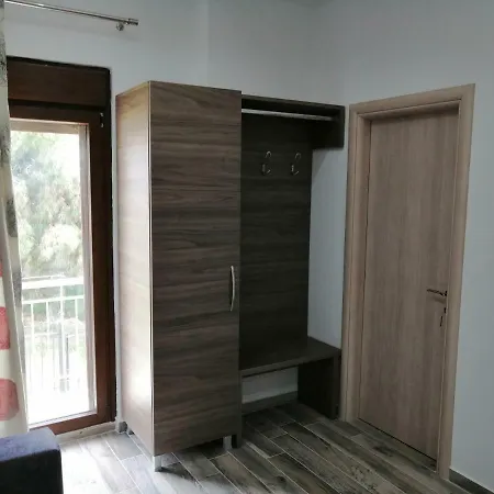 Valachis * نيوس مارماراس